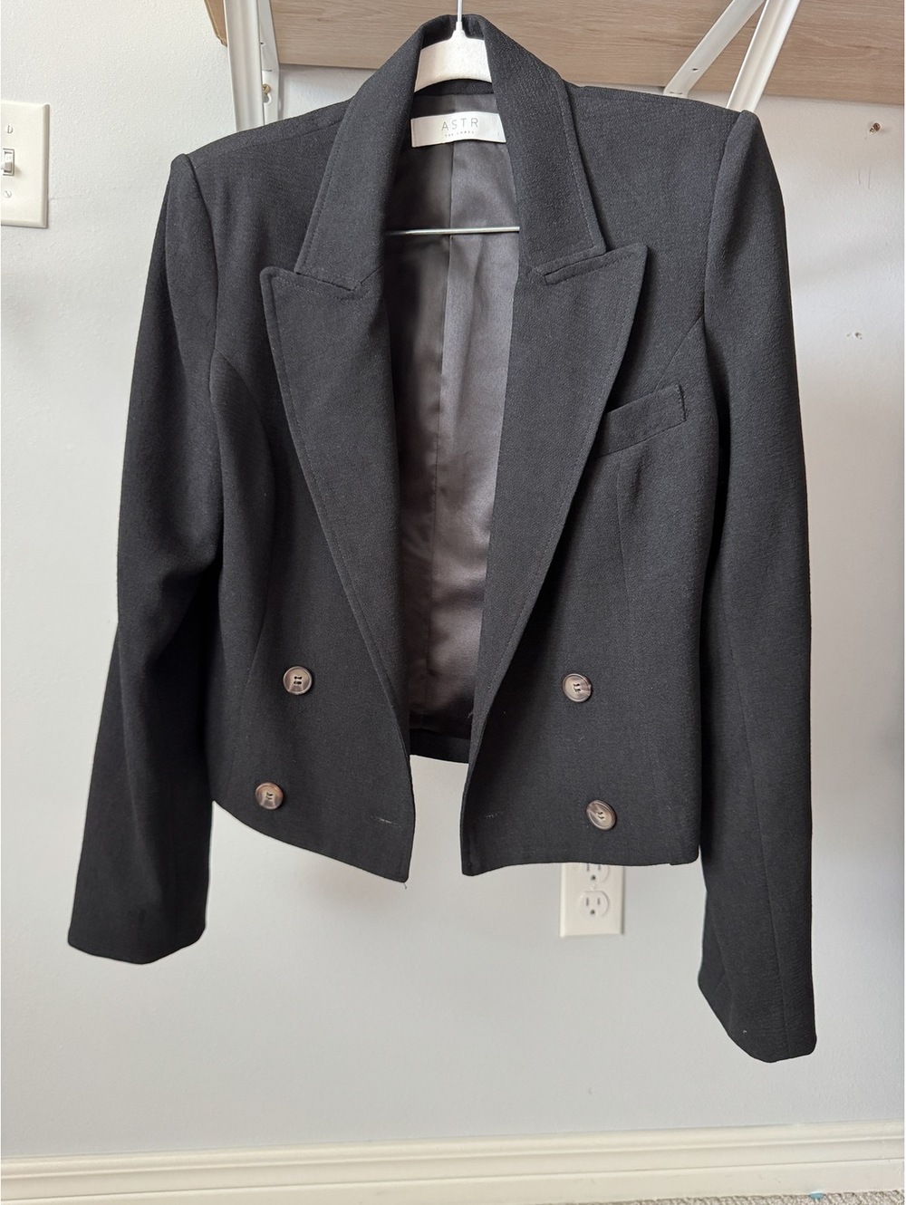 Astr cropped blazer